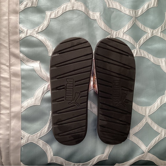 Puma Black Floral Slide Sandals Sporty Design - Picture 3 of 3